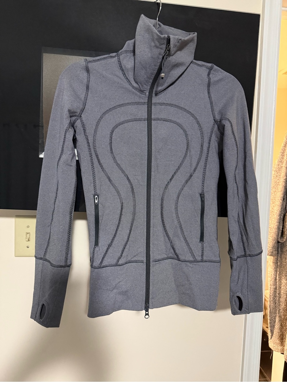 lululemon athletica Gray Full-Zip Athletic Bomber Jacket